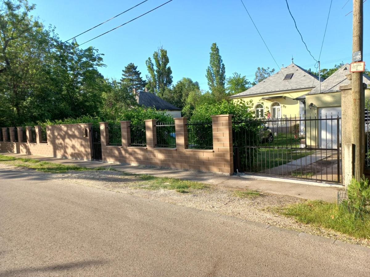 Small House In Green Area Budapest Esterno foto
