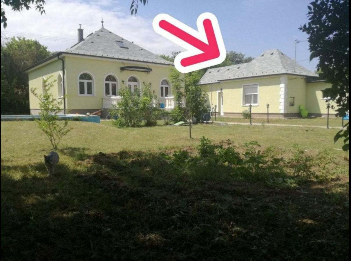 Small House In Green Area Budapest Esterno foto